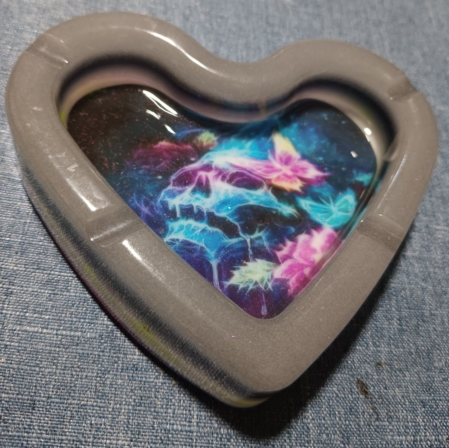Skull & Butterfly 1 - Heart Ashtray - Glow