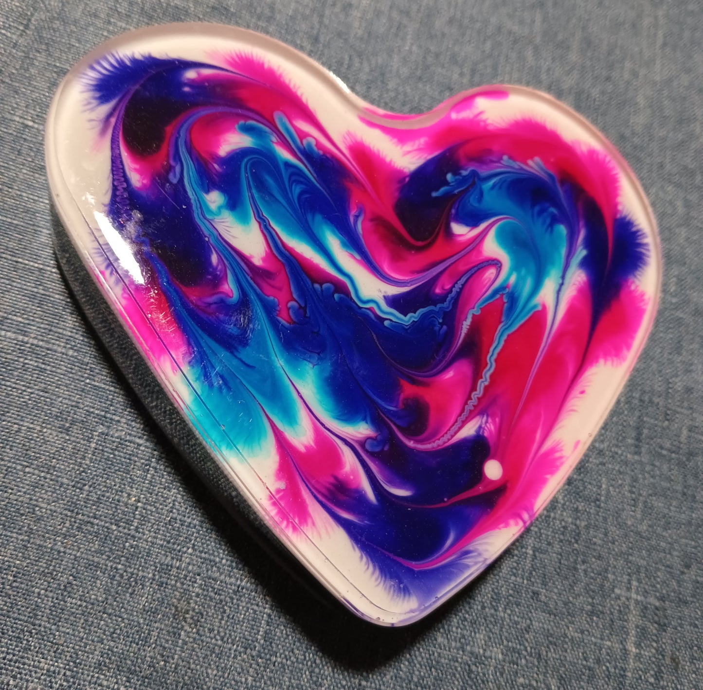 Skull & Butterfly 1 - Heart Ashtray - Glow